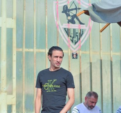 سر ظهور أيمن حفني بمقر الزمالك وحقيقة توليه منصب في قطاع الناشئين