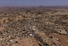 أبين..سكان مدينة العين يشكون انقطاع الكهرباء عنهم خلال أيام عيد الفطر المبارك