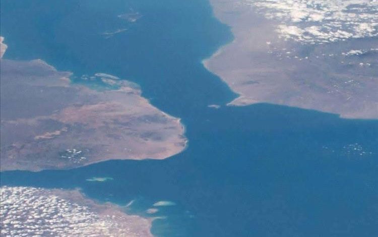 أسوشيتد برس: مصادر حـ.ـوثية تتحدث عن مخزون صواريخ ومسيرات وقدرة على إغلاق باب المندب