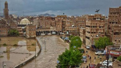 أمطار الخير تغمر صنعاء … وسيول تجري في الشوارع وتحذيرات للمواطنين