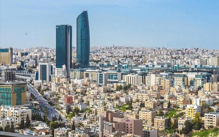 أولياء أمور يمنيون في الأردن يطلقون استغاثة عاجلة: رسوم دراسية تهدد مستقبل أبنائنا وسط غياب التحرك الرسمي