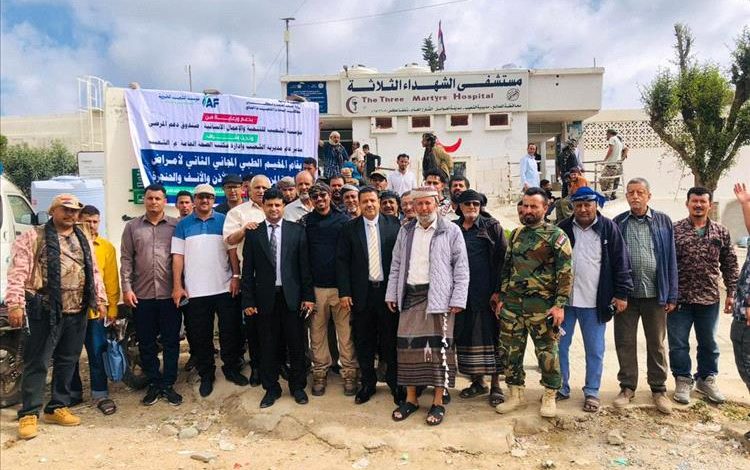 إقبال جماهيري واسع في تدشين أعمال مخيم "الشعيب" الطبي المجاني بمدينة العوابل