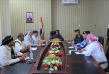 اجتماع بالمهرة يناقش الحد من رمي المخلفات في مجاري السيول