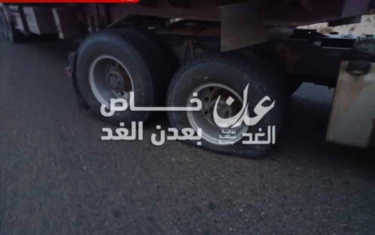 الأجهزة الأمنية بأحور تضبط متهماً بإطلاق النار على قاطرة وقود خلال نصف ساعة