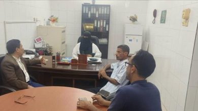 الأمين العام لمحلي خورمكسر ينفذ نزولًا ميدانيًا إلى المجمع الصحي ويؤكد على تحسين الخدمات الطبية