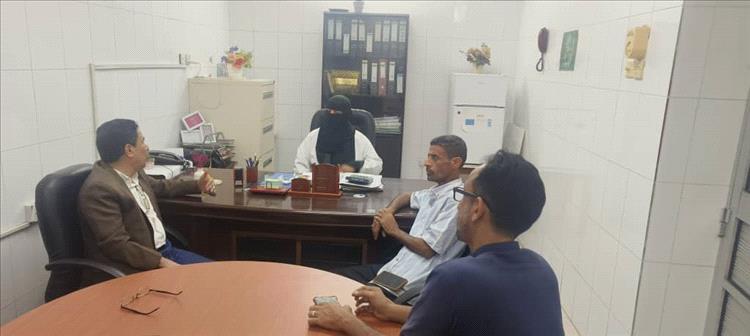 الأمين العام لمحلي خورمكسر ينفذ نزولًا ميدانيًا إلى المجمع الصحي ويؤكد على تحسين الخدمات الطبية