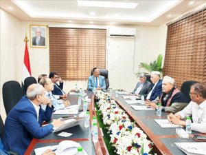 الجمارك والغرفة التجارية تناقشان جهود تسهيل العمل الجمركي ومعالجة إشكاليات القطاع الخاص