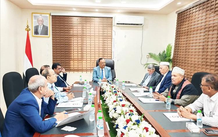 الجمارك والغرفة التجارية تناقشان جهود تسهيل العمل الجمركي ومعالجة إشكاليات القطاع الخاص