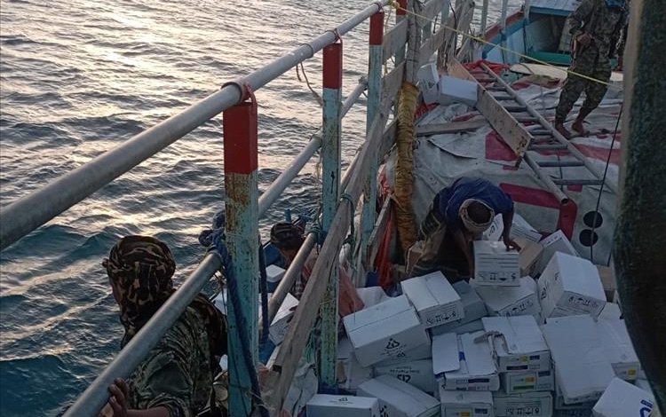 الحملة الأمنية غرب لحج توجه ضربة ثالثة لشبكات التهريب الإيرانية عرض البحر