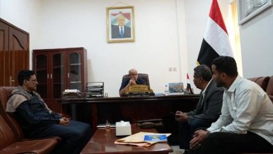 الخنبشي يطلع على سير العمل في جمارك الوديعة ويشدّد على استقرار الإمدادات النفطية بحضرموت