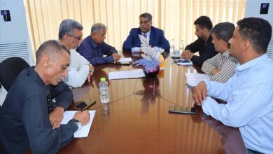 الشاذلي يناقش الاستعدادات لتدشين حملة رفع مخلفات الأمطار في مديريات عدن