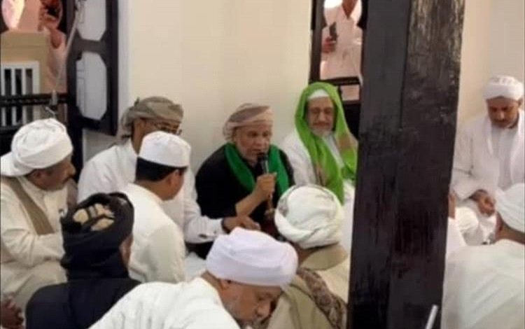 الشيخ خالد العامري يشارك في مراسم تنصيب الحبيب "علي بن حسن" منصبًا لآل الشيخ أبوبكر بن سالم