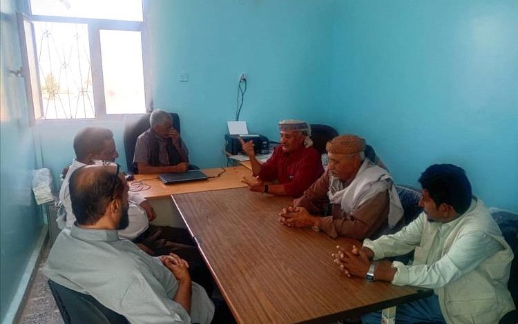 القائم بأعمال الأمين العام للمجلس المحلي مديرية حبان بشبوة يتفقد مستوى الانضباط الوظيفي عقب إجازة عيد الفطر