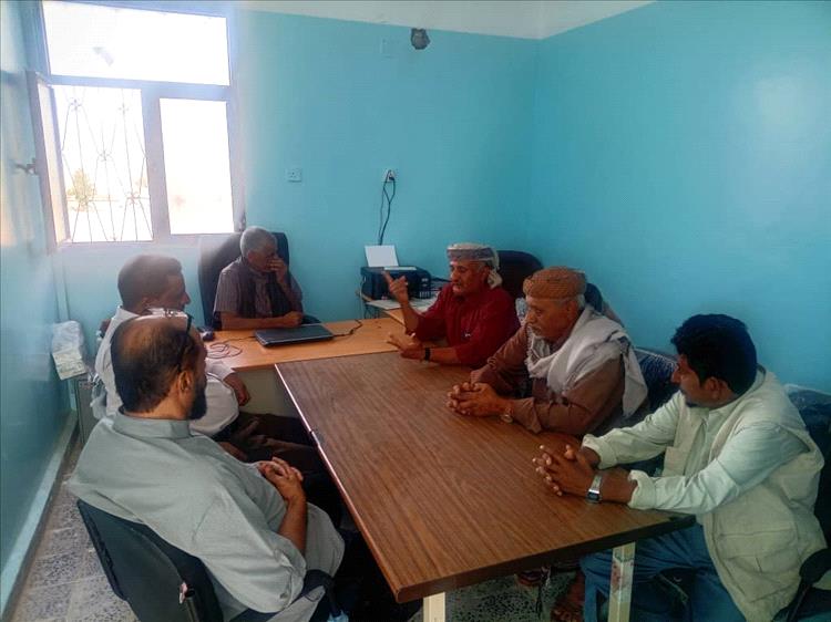 القائم بأعمال الأمين العام للمجلس المحلي مديرية حبان بشبوة يتفقد مستوى الانضباط الوظيفي عقب إجازة عيد الفطر