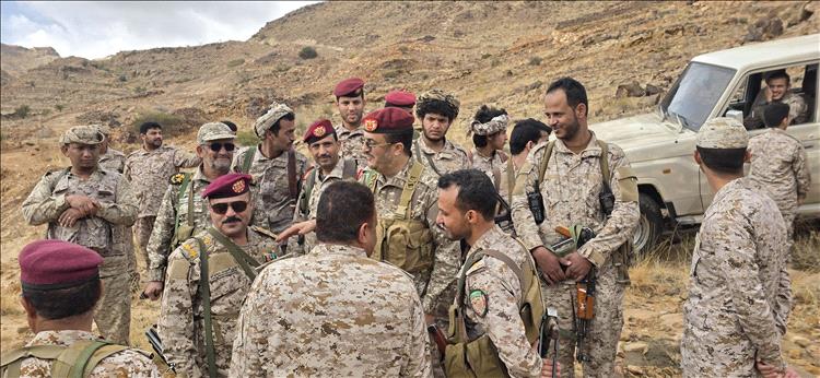 اللواء ياسر حسين مجلي يزور الوحدات العسكرية ويهنئ المرابطين بعيد الفطر