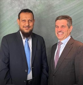 المحافظ عبدالرحمن شيخ يبحث مع السفير الأمريكي سُبل تعزيز الاستقرار في العاصمة عدن