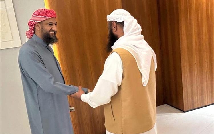 المحرمي يلتقي رئيس أركان قوات درع الوطن لمناقشة الأوضاع العسكرية