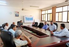 الوكيل المساعد لوزارة النفط يتفقد الانضباط الوظيفي في شركتي "مصافي عدن" و"الاستثمارات النفطية"