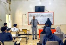 بأجواء العيد وروح إيجابية تعزز الالتزام.. كلية اللغات بجامعة عدن تدشن الفصل الدراسي الثاني