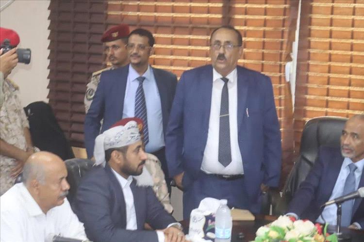 بحضور الشيخ عبدالرحمن الصبيحي .. دورة استلام وتسليم لقيادة محافظة لحج في أجواء يسودها الإخاء