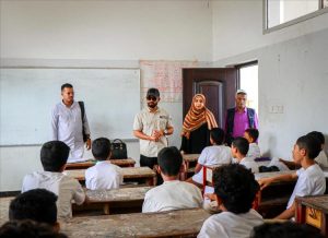 بن جرادي يتفقد سير العملية التعليمية في مدارس وثانويات صيرة بعدن