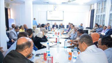 تقديرًا لمسيرته الأكاديمية.. مجلس جامعة عدن يكرم وزير التربية والتعليم