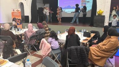 جلسة عيد بطابع يمني تجمع نساءً من ثقافات مختلفة في بلجيكا