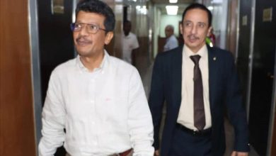 جولة تفقدية لقيادة شركة النفط بعدن لمتابعة سير العمل وتهنئة الموظفين