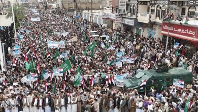 حشود غير مسبوقة في مأرب.. وقفة جماهيرية ضخمة تندد بالاعتداءات الإيرانية وتؤكد التضامن مع السعودية ودول الخليج