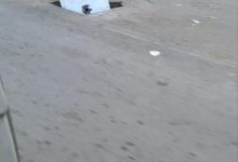 حفرة مفتوحة تهدد المارة في المنصورة.. مواطنون يتدخلون لإنقاذ الوضع