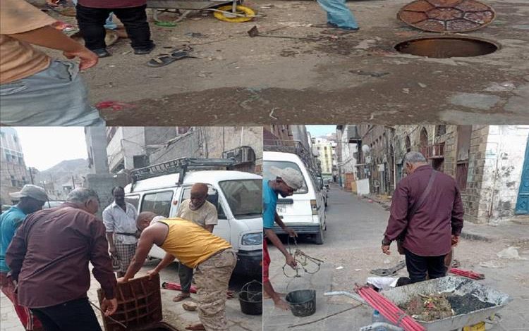 حملة استباقية لمواجهة المنخفض الجوي.. تنظيف شامل لمناهل وممرات تصريف الأمطار في التواهي