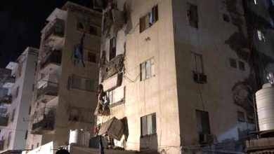 خطر كان متوقعًا.. انهيار بلكونات عمارة “مأرب” يكشف واقع المباني القديمة في المعلا