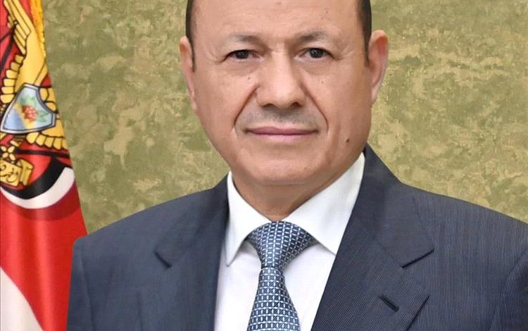 رئيس مجلس القيادة يطلع من عضو المجلس طارق صالح على آثار المنخفض الجوي في المديريات الغربية