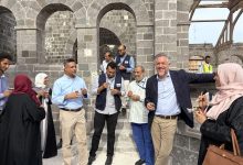 سفير الاتحاد الأوروبي يصل عدن ويشيد بتحسن الأوضاع خلال زيارات ميدانية لمشاريع ثقافية وسياحية