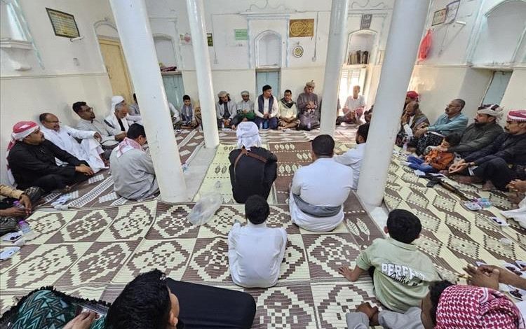 شباب آل باوزير يقيمون لقاءهم العيدي الأول بحوطتي حورة والنقعة