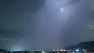 شبوة: سيول متوسطة تجتاح أودية بيحان وعسيلان وسط تحذيرات من استمرار المنخفض الجوي