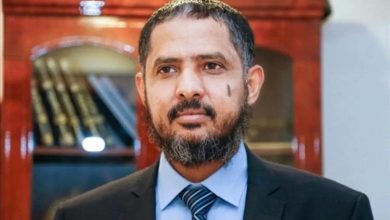 صلاح باتيس: فكرتان قاتلتان تقسّمان اليمن جغرافيًا واجتماعيًا وتُمزّقان نسيجه الإنساني