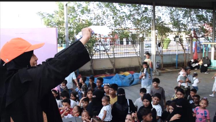 صندوق النظافة بعدن يواصل أنشطته التوعوية ويشارك الأطفال فرحة العيد في المتنفسات العامة