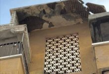عدن.. الجاوي يوجه بسرعة إزالة أحد الاسقف المتهالكة في عمارة بالمعلا