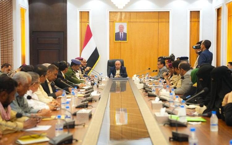 عضو مجلس القيادة الرئاسي سالم الخنبشي يترأس اجتماعاً استثنائياً للمكتب التنفيذي بمحافظة حضرموت