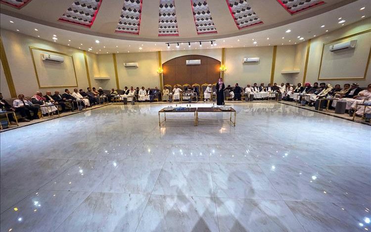 في لقاء بالرياض… محافظ عدن يدعو لتوحيد الصف ويؤكد استمرار التحسن وجهود متواصلة للنهوض بالمدينة