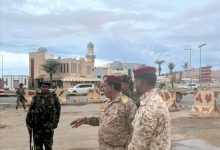 قائد المنطقة العسكرية الثانية ينفذ جولة ميدانية على عدد من النقاط العسكرية بالمكلا ويؤكد رفع الجاهزية خلال عيد الفطر