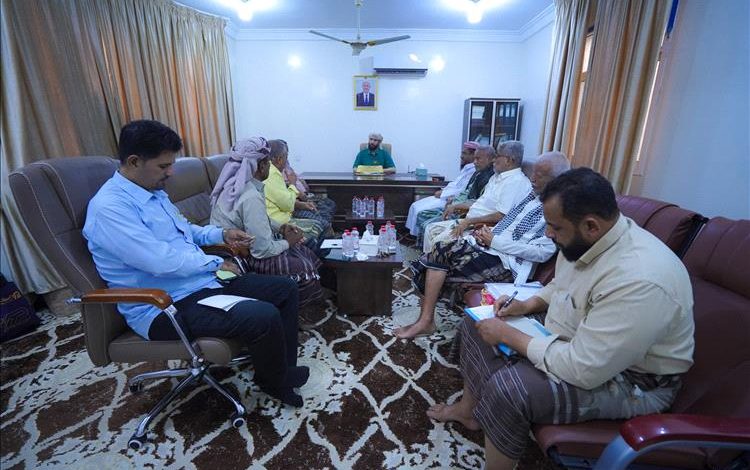 محافظ أبين يلتقي بالكوادر الزراعية بالمحافظة ويؤكد على أهمية تطوير القطاع الزراعي وتعزيز الأمن الغذائي