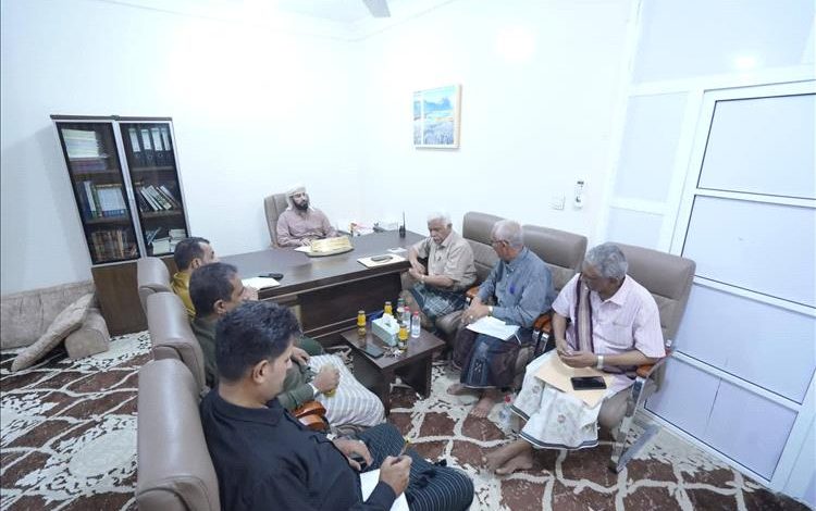 محافظ أبين يناقش مع قيادة مؤسسة  الكهرباء سبل تحسين جودة الخدمة والاستعداد للصيف القادم..