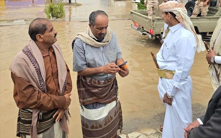 محافظ شبوة يشدد على رفع الجاهزية لمواجهة آثار الحالة الجوية الماطرة