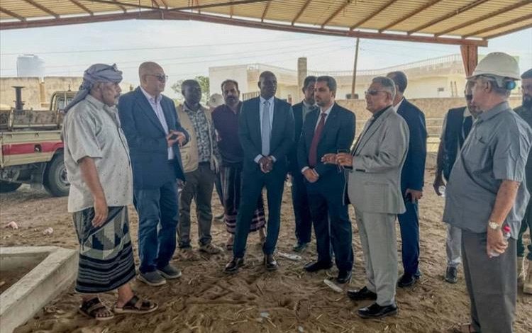 محافظ لحج ووفد أممي يطَّلعان على مشاريع زراعية تنموية في الحوطة وتبن