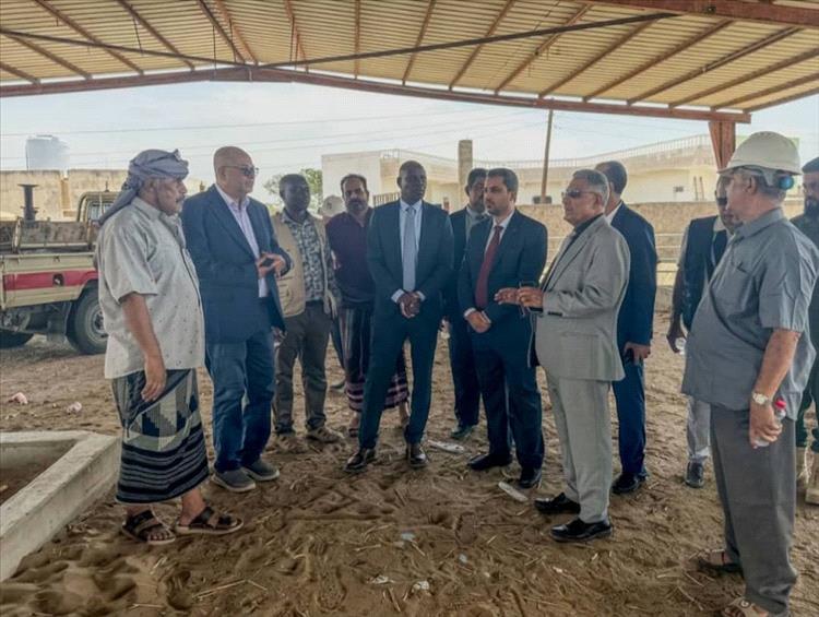 محافظ لحج ووفد أممي يطَّلعان على مشاريع زراعية تنموية في الحوطة وتبن