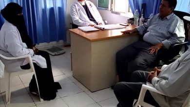 مدير صحة خنفر يتفقد مركز العزل بالكود ويشيد بجهود الكادر الطبي بعد العيد