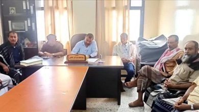 مدير عام سرار يافع يقر خطة المائة يوم ويُوجه بتسهيل الطرق المتضررة