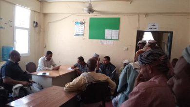 مدير عام صندوق النظافة والتحسين بلحج يترأس اجتماعاً موسعاً لتعزيز الأداء والارتقاء بالخدمات